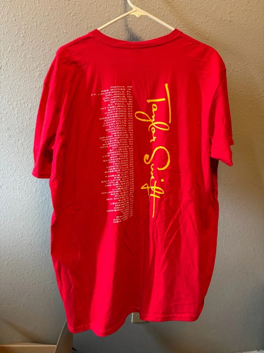 Taylor Swift Speak Now Tour Graphic Tee - Picture 6 of 9
